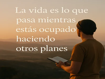 Frase de John Lennon: La vida es lo que pasa mientras estas ocupado haciendo otros planes